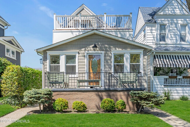 Primary Photo - 226 Sylvania Ave