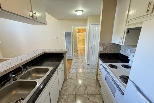 Building Photo - 808 Coriander Dr