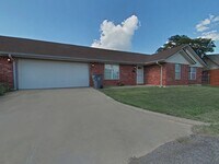 Building Photo - 6837 NW Willow Springs Dr