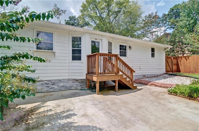 Building Photo - 6428 Paradise Point Rd