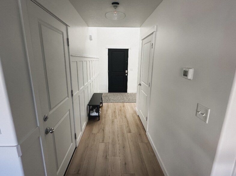 Building Photo - 3548 S Clearwater Way