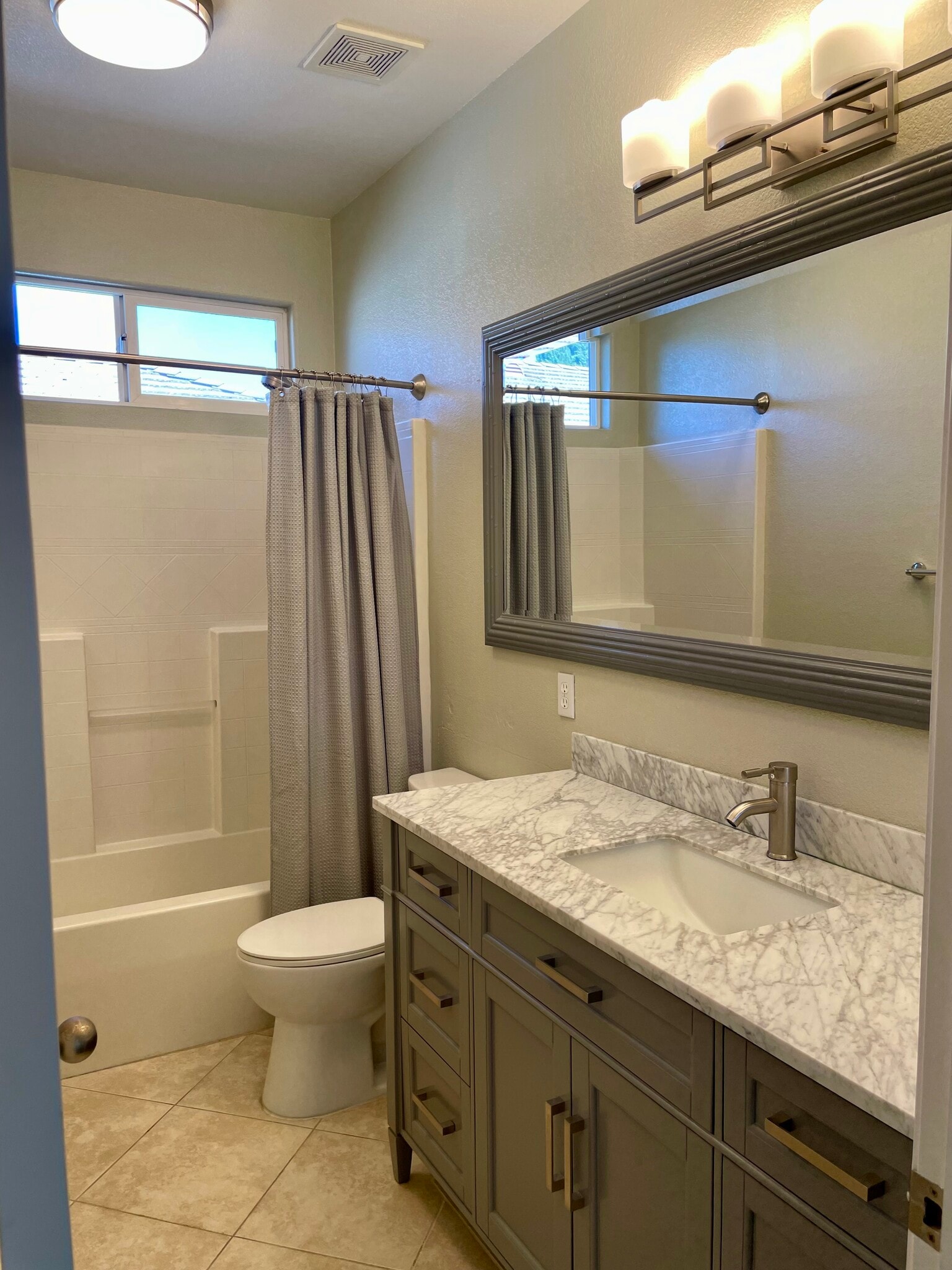 Upstairs Bathroom - 9525 River Rose Way