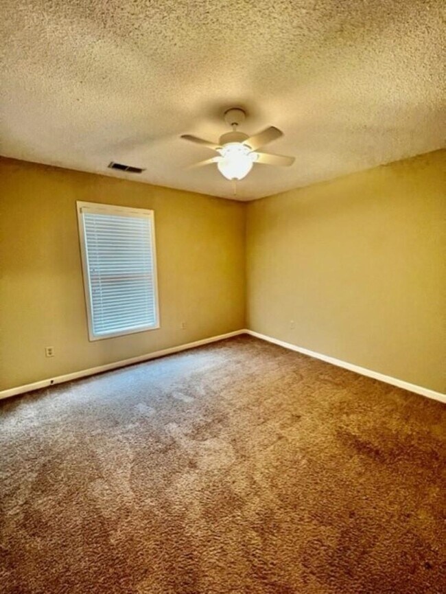 Building Photo - 1464 River Pine Dr