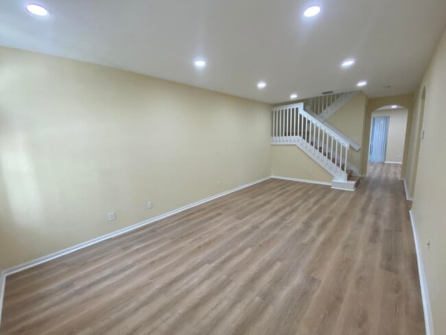 Building Photo - 4456 Regal Ct