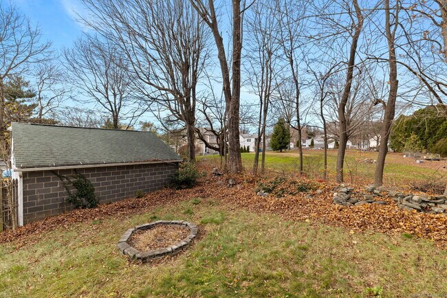 Building Photo - 19 Henry St