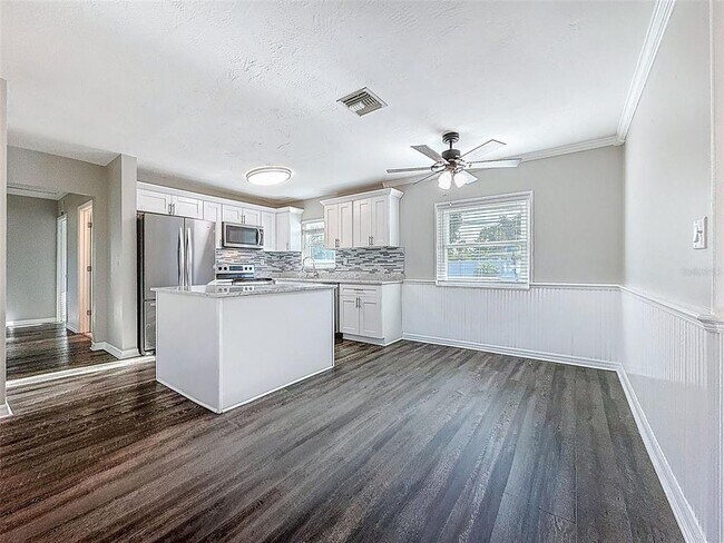 Building Photo - 7401 16th St N