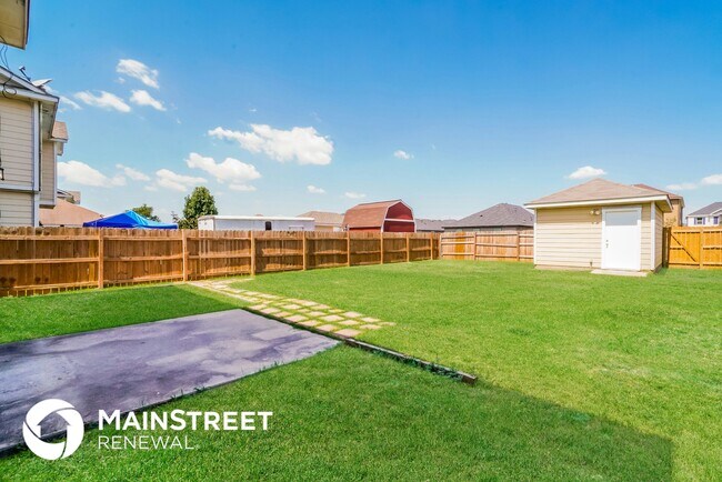 Building Photo - 5671 Midcrown Dr