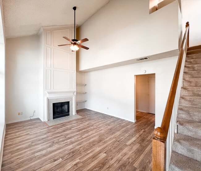 Building Photo - 1504 Beach Ln