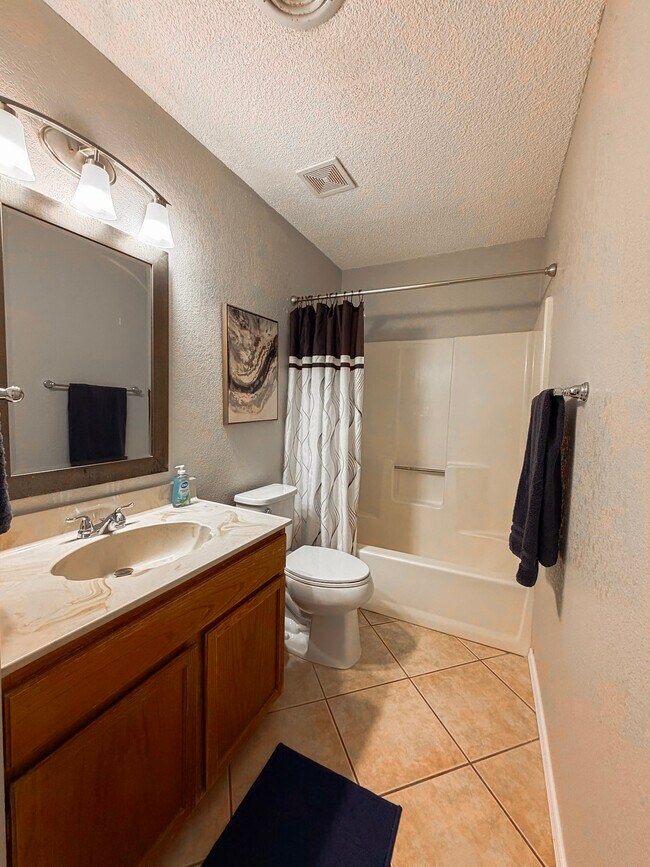 Building Photo - 2310 Nevada Dr