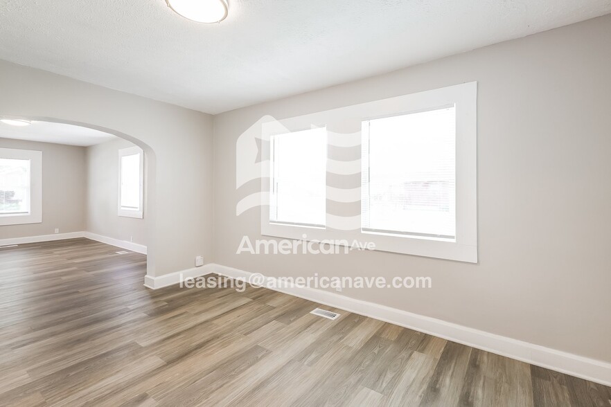 Building Photo - 2126 Dequincy St