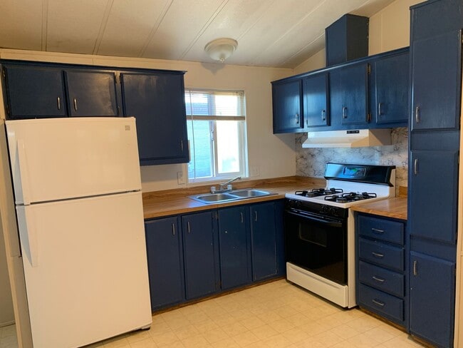 Building Photo - Comfy mobile home in Manteca