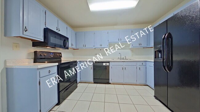 Building Photo - 726 Eglin Pkwy NE