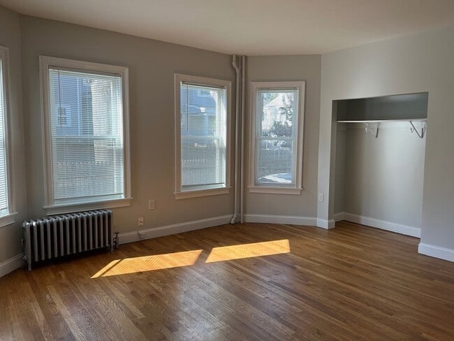 Building Photo - 179 Belmont St