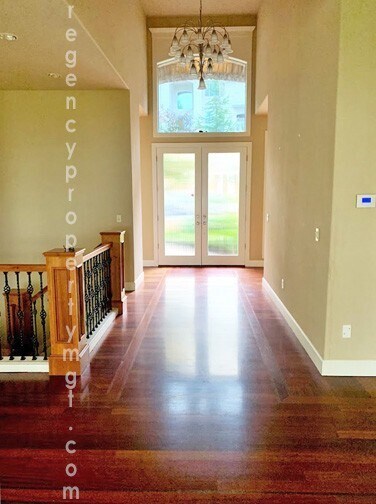 Building Photo - Entertainers dream! Spacious 4 bedroom hom...
