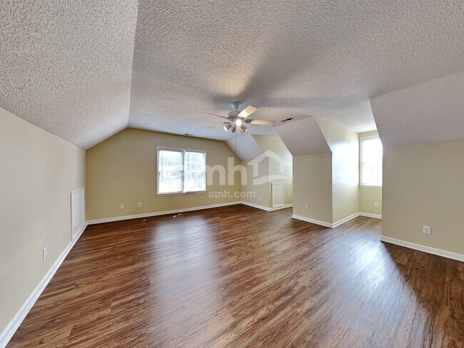 Building Photo - 9308 Leslieshire Dr