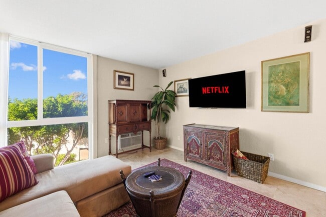 Building Photo - 3050 Rue D’Orleans