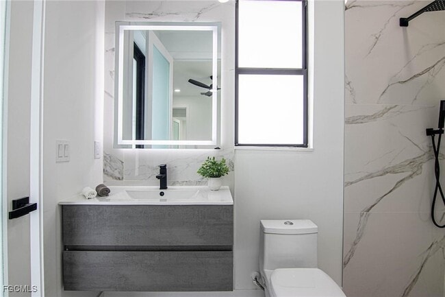 Building Photo - 829 NW 29th Ave