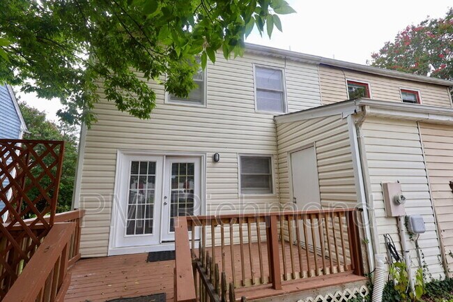 Building Photo - 1512 Lakeview Ave