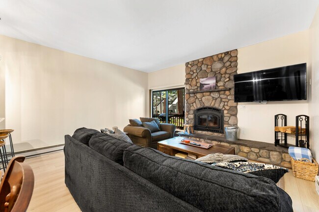 Building Photo - 807 Alder Ave