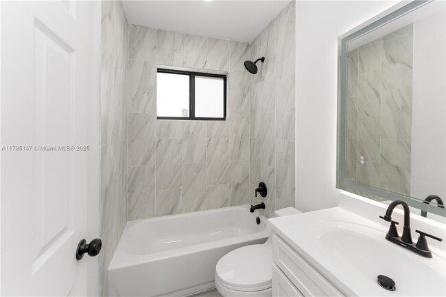 Building Photo - 11532 SW 136th Terrace