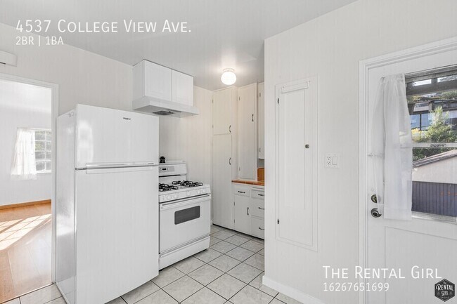 Building Photo - 4537 College View Ave
