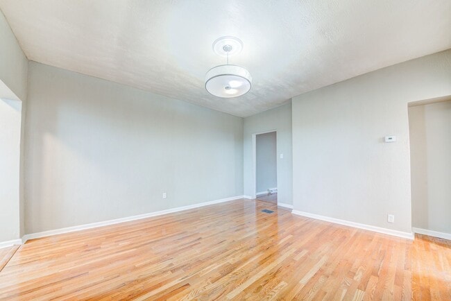 Building Photo - 9 Renwick St