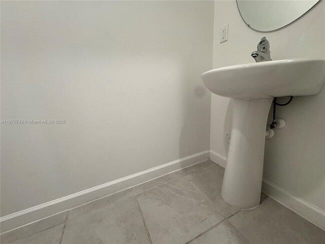 Building Photo - 267 SW 159th Dr