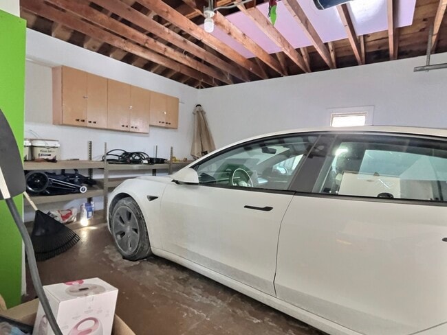 Building Photo - 2946 Knollwood Ln