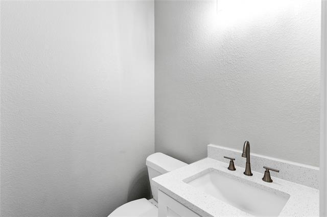 Building Photo - 544 Highview Ct