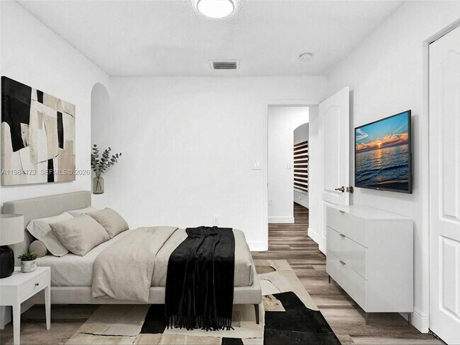 Building Photo - 7879 NW 193rd Ter