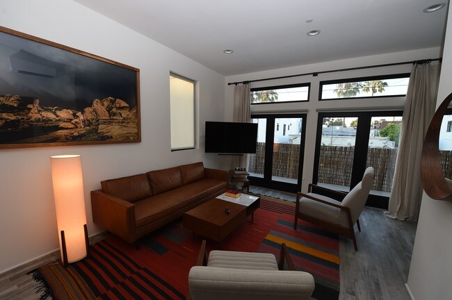 Building Photo - 1509 Cabrillo Ave