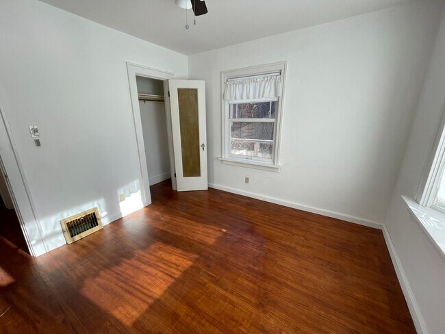 Building Photo - Beautiful 3 Bedroom Home