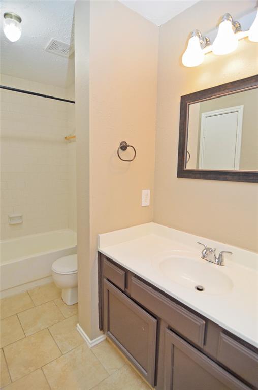 Building Photo - 745 Otter Creek Dr