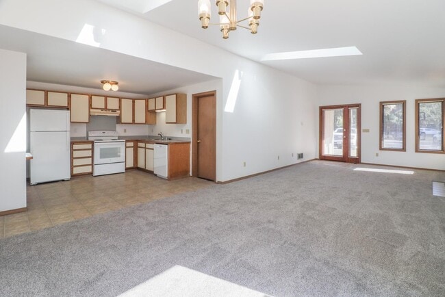 Building Photo - 9240 Mullen Rd SE