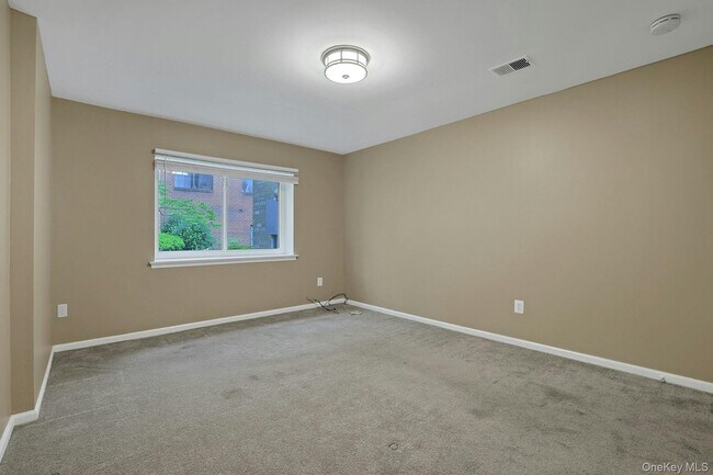 Building Photo - 214 Kennedy Dr