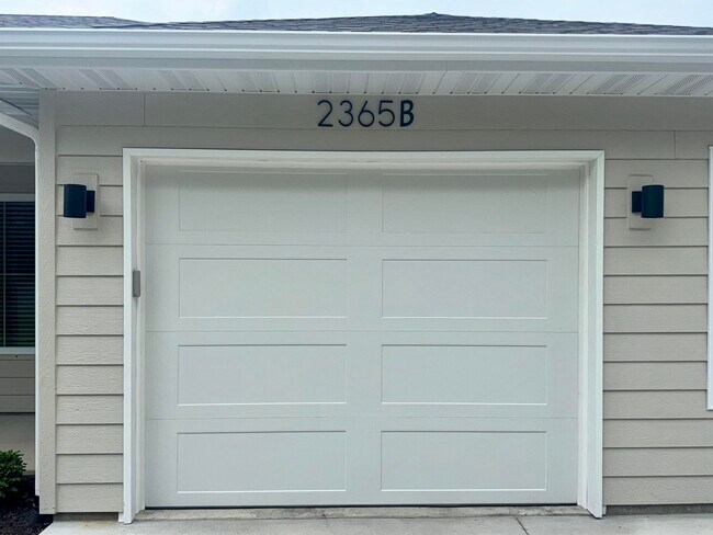 Building Photo - 2365 S Bearfield Rd