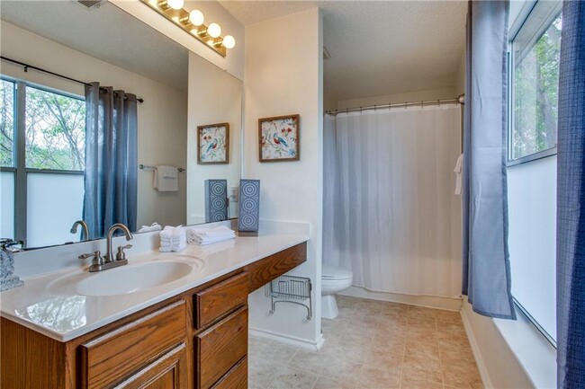Building Photo - 2622 Glen Field Dr