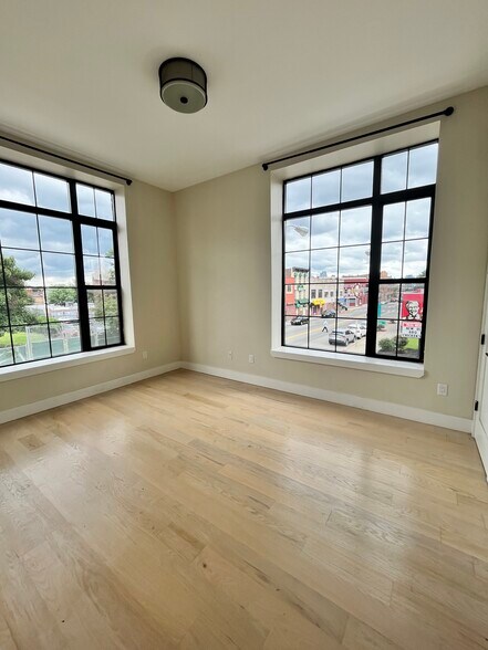 Building Photo - 609 Communipaw Ave