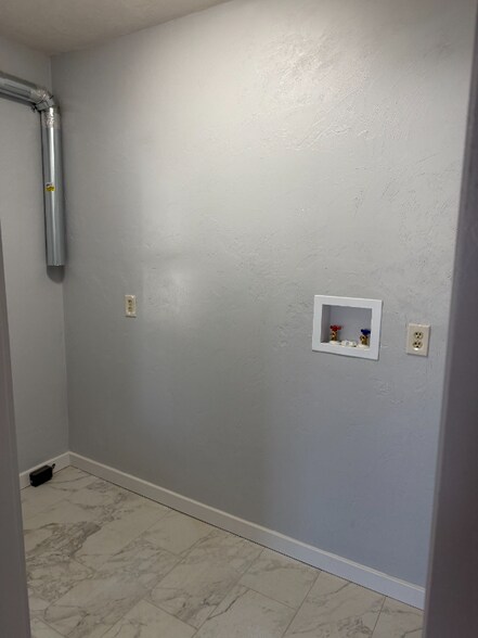 Building Photo - 50 Abington St