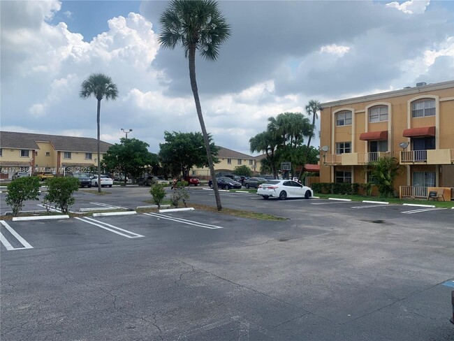 Building Photo - 17901 NW 68th Ave