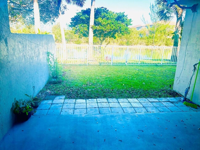 Building Photo - 5665 NW 117th Ave