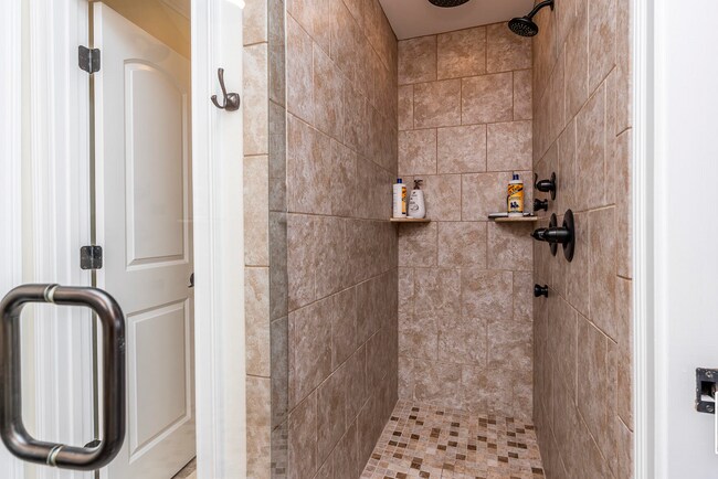 Building Photo - Beautiful Beaumont townhome – $3,000/Month