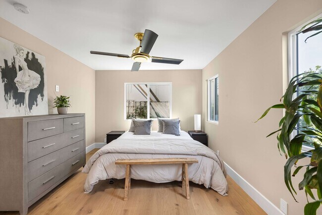 Building Photo - Eastside Gem - Fully Remodeled Modern Contemporary on Coveted Horseshoe Street