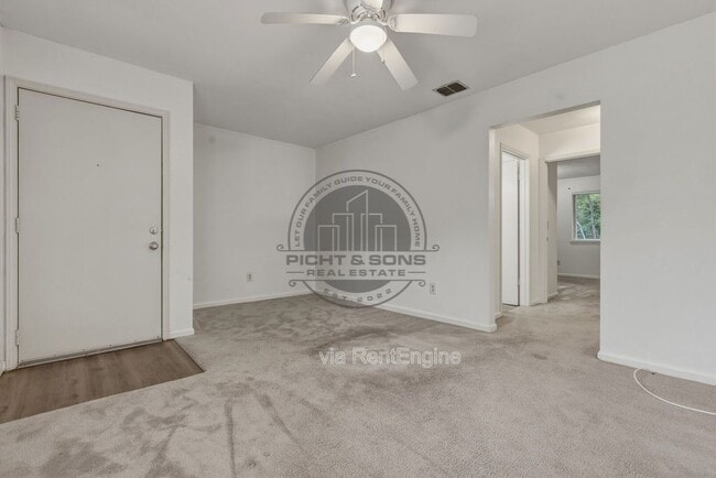 Building Photo - 713 Pointe Ct