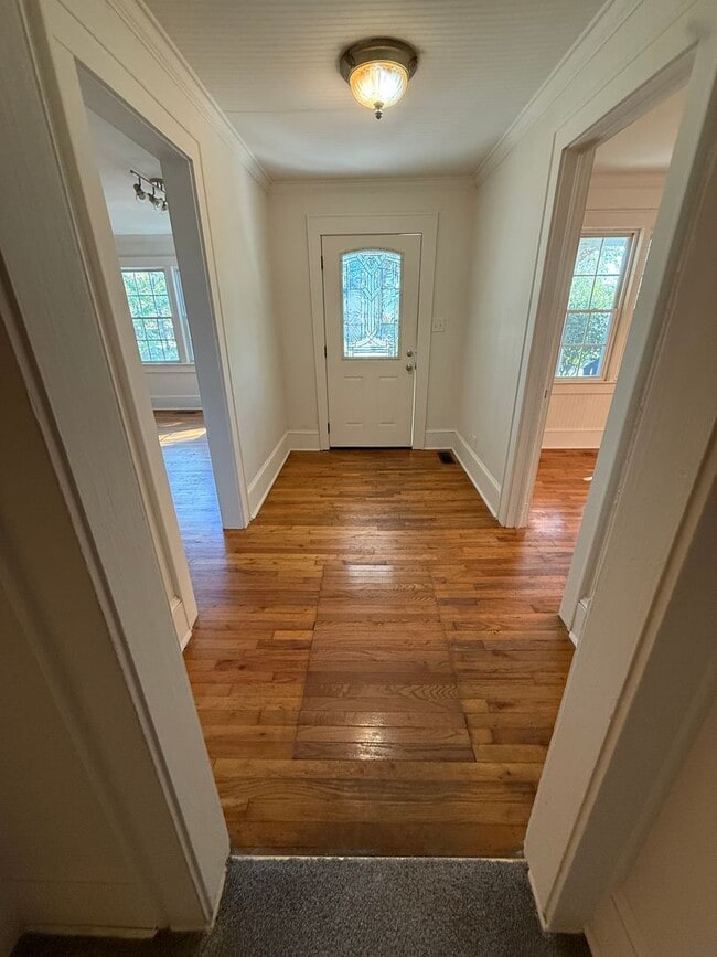 Building Photo - 0011