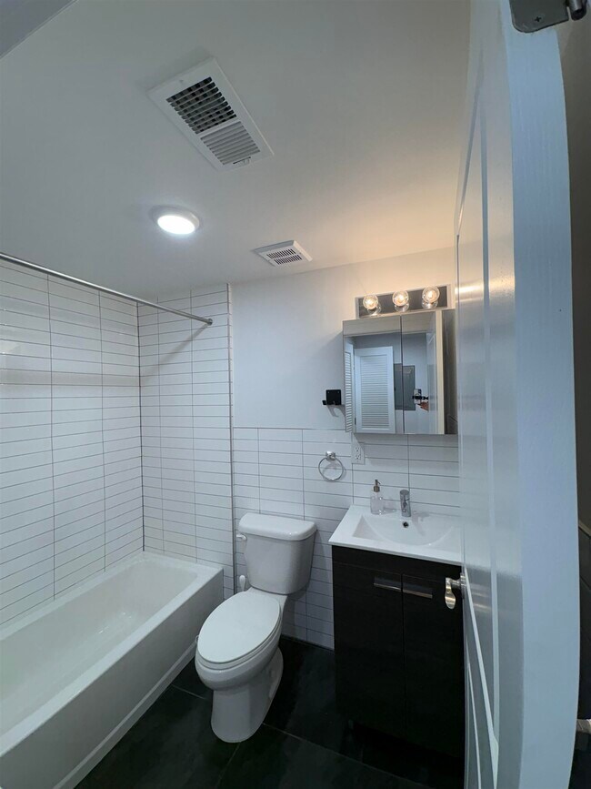 Building Photo - 223 Hancock Ave