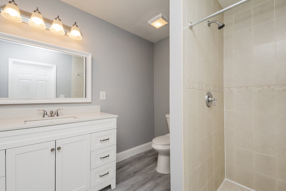 Building Photo - 2022 Valencia Cir