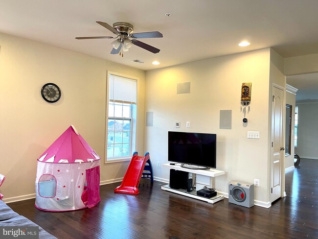 Building Photo - 23814 Hopewell Manor Terrace