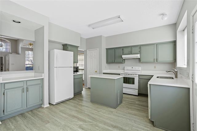 Building Photo - 1112 Canoe Ln