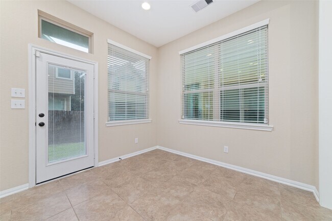 Building Photo - 9 Cheswood Manor Drive